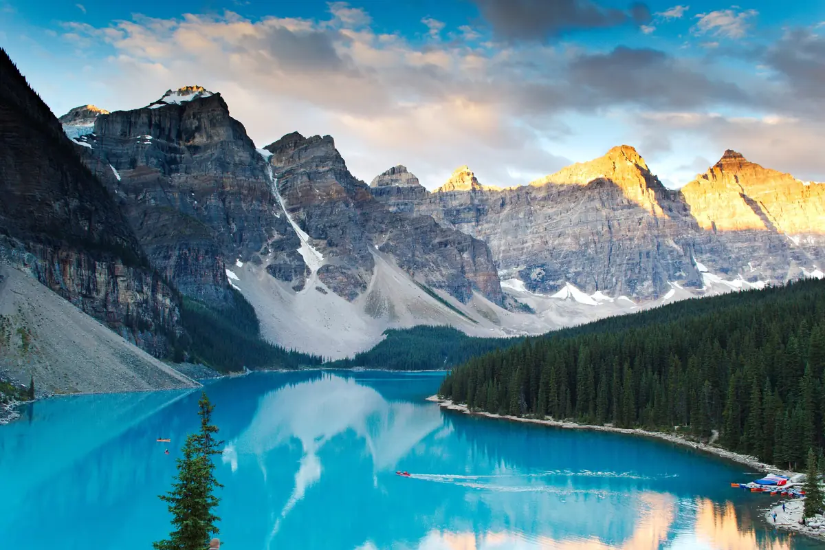 The turquoise water of Moraine Lake